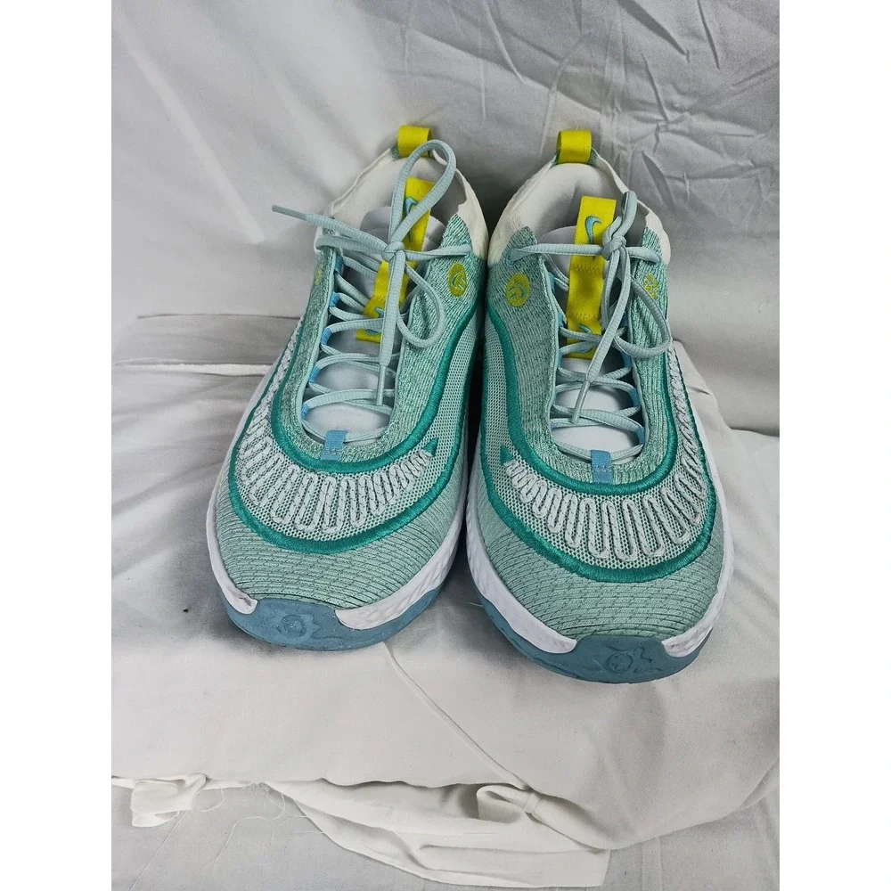 Size 11 - Nike Cosmic Unity 3 Joy